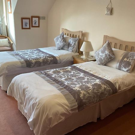 Ronaldsvoe Bed And Breakfast Fort William Exterior photo