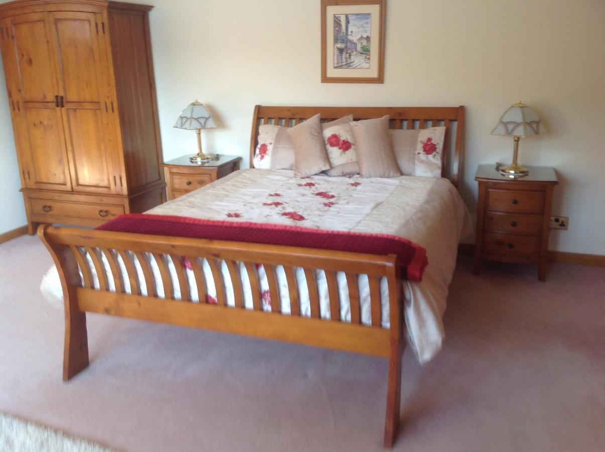 Ronaldsvoe Bed And Breakfast Fort William Exterior photo